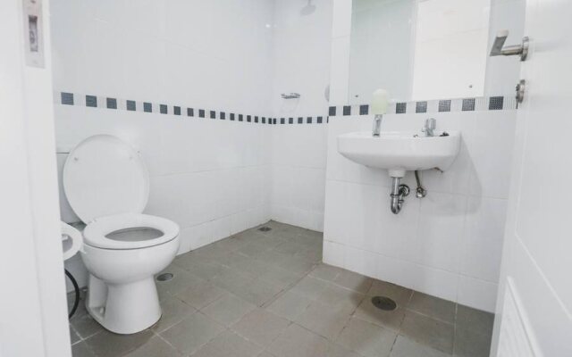 RedDoorz Apartment near Summarecon Mall Serpong