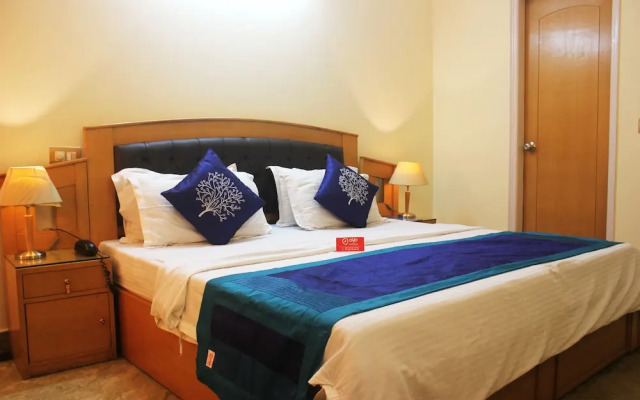 OYO 439 Hotel Queens Inn
