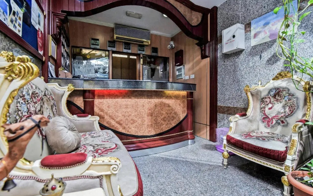 Lapaz Hotel by OYO Rooms