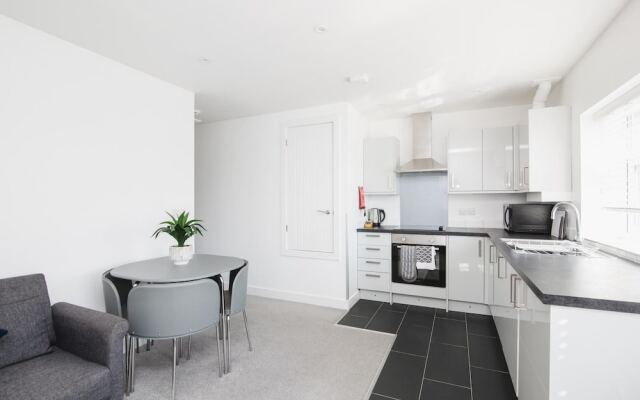 NEW 2BD Pontact Flat in the Heart of Didcot