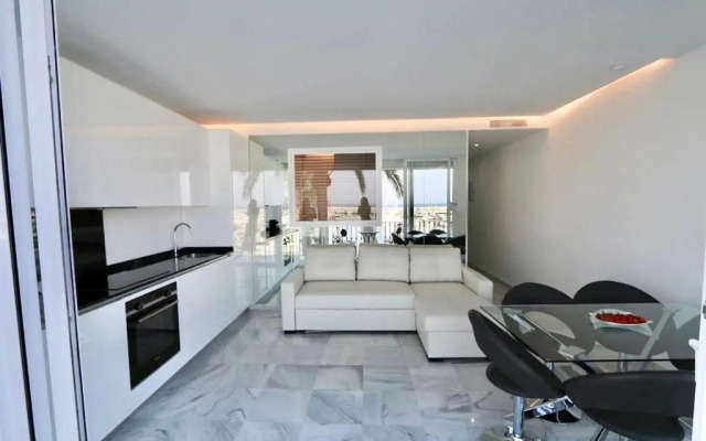 First Line Puerto Banus Harbour, 3 bedroom Luxury Apartment, Marbella