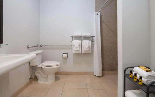 Best Western Plus All Suites Inn