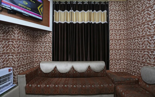 OYO 28440 Mk Hotel And Restaurant