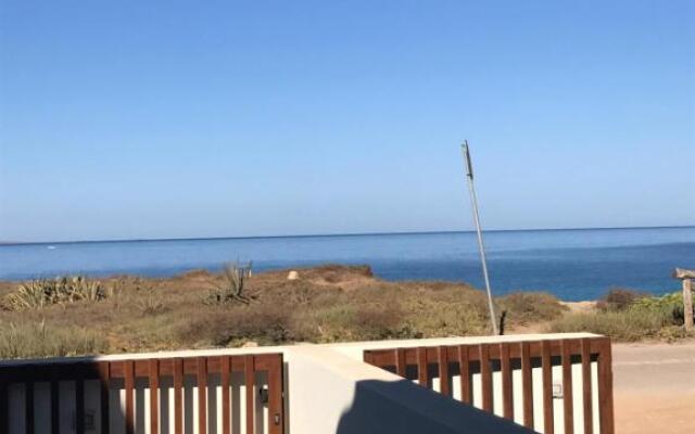Sunshine Luxury Seafront House - S'arena Scoada