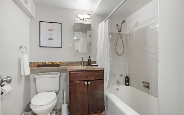 Charming & Spacious Bowmanville 1BR Apt