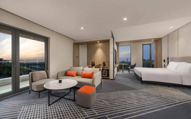 Holiday Inn Express Shanghai Pujiang by IHG