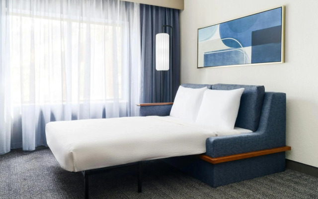 Courtyard by Marriott Chicago Midway Airport