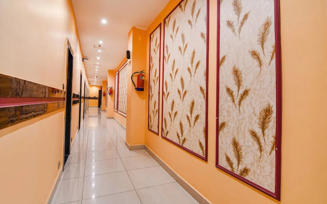 Fabhotel Royal Park Inn