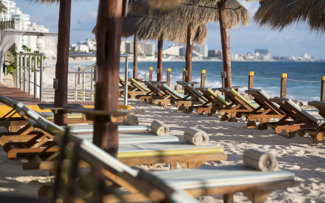 Club Regina Cancun