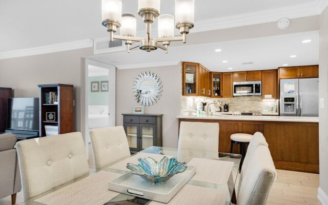 Holiday Surf And Racquet Club 216