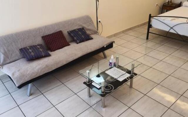 M-George apartment by the airport