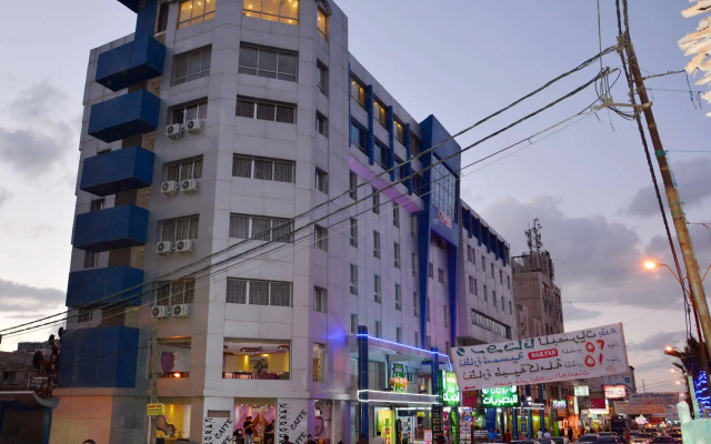 Seven Days Hotel