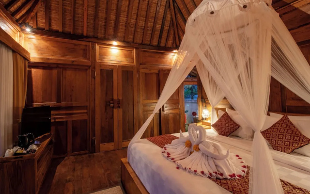 Embun Pagi Wooden Private Villas Ubud – Guest Rooms – Tegallalang