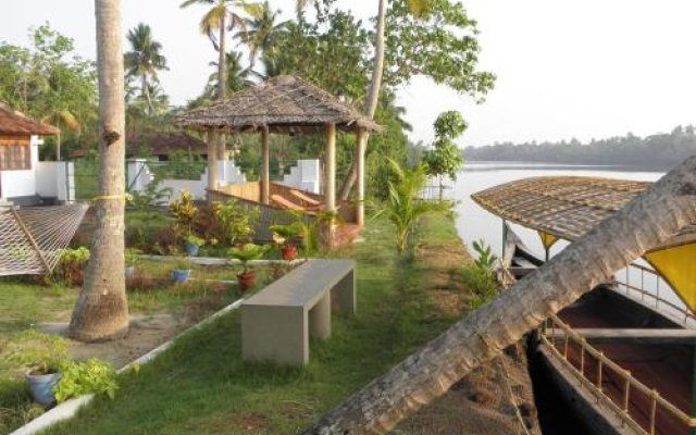 Breeze Backwater Homes - Homestay & Resort