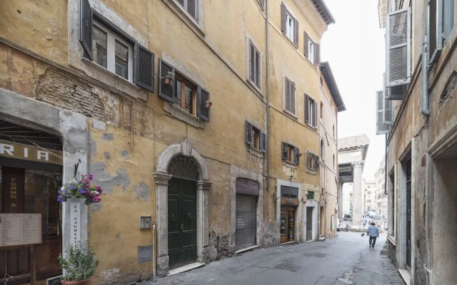 Pantheon Charming Apartment