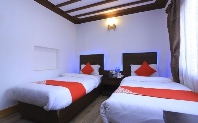 Oyo 591 Hotel Blue Moon