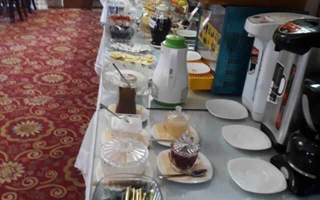 Firuz Hotel