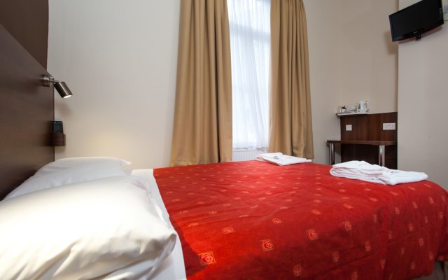 Marble Arch Inn Hotel