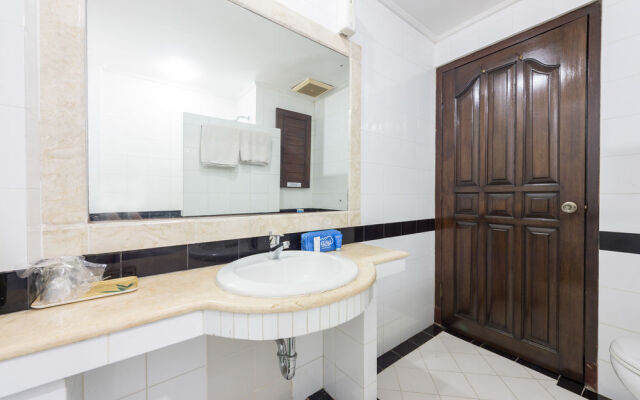 Airy Legian Double Six Arjuna 75A Kuta Bali