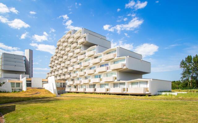 Spacious studio in De Haan with a balcony