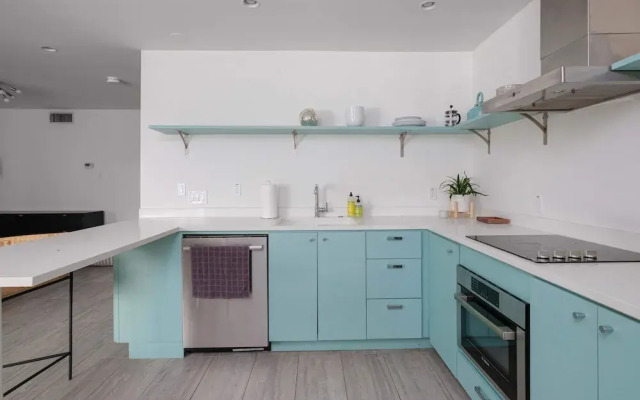Upstay - Chic Clarksville Condo Near Downtown Austin