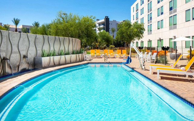 Aloft Tempe