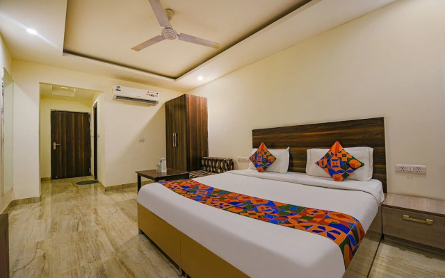 Fabhotel Laxmi Palace