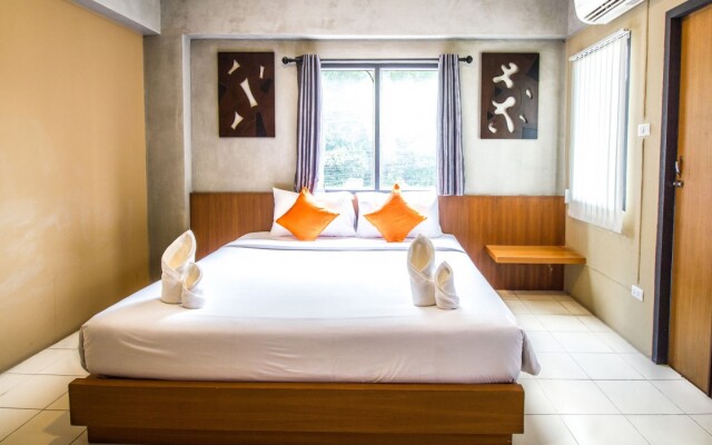 B2 Satitham (Wat Jedyod) Hotel