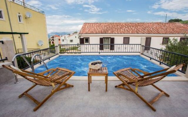 Holiday House Suzi1 - With Pool: Sutivan. Island Brac