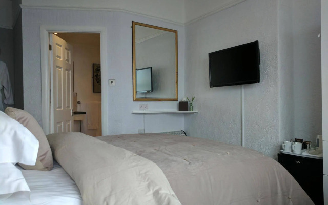 Broadwater Guest House