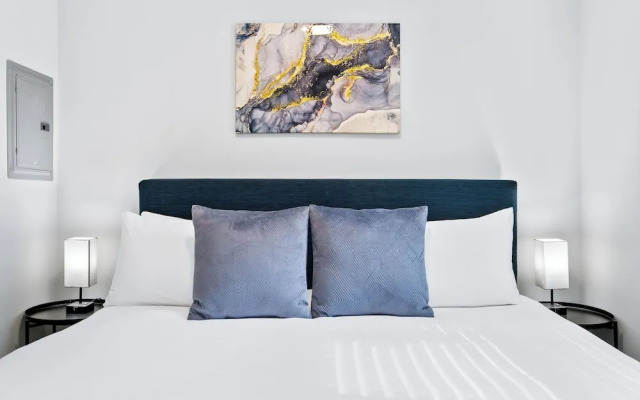 Stylish 1BR in Lakeview - Brompton 1 rep