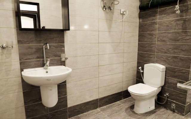 Carlton Deluxe Residences & Apartments
