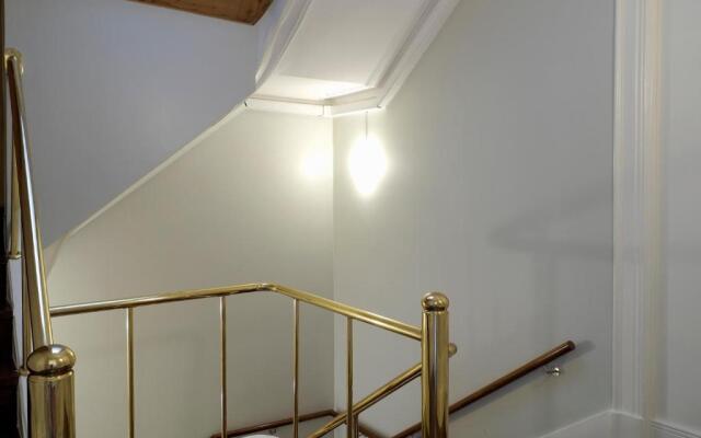 Cool Terrace Apartment