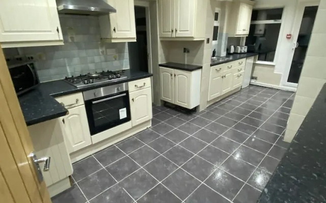 Beautiful House in SE London With a Huge Garden