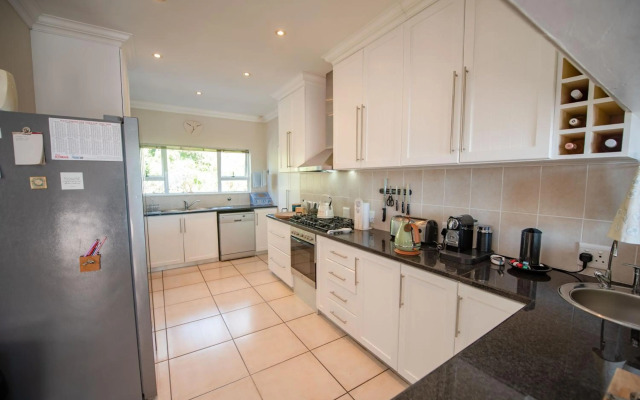 Lovely 2 bedroom rental unit with exquisite views