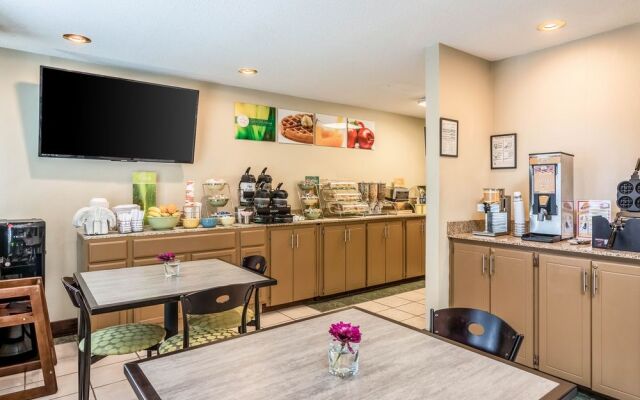 Executive Inn & Suites