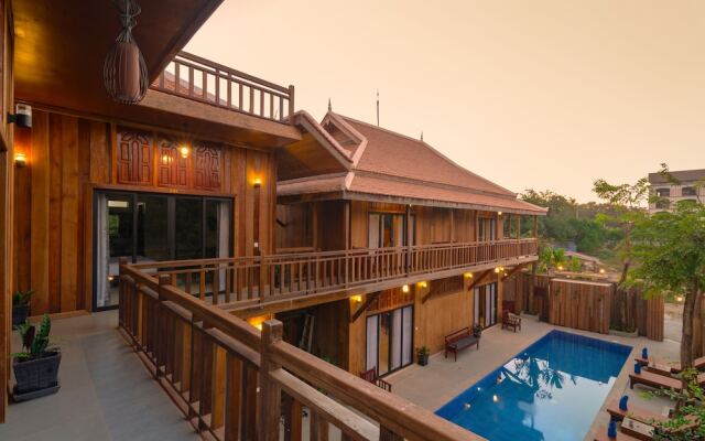 Family Wooden Boutique