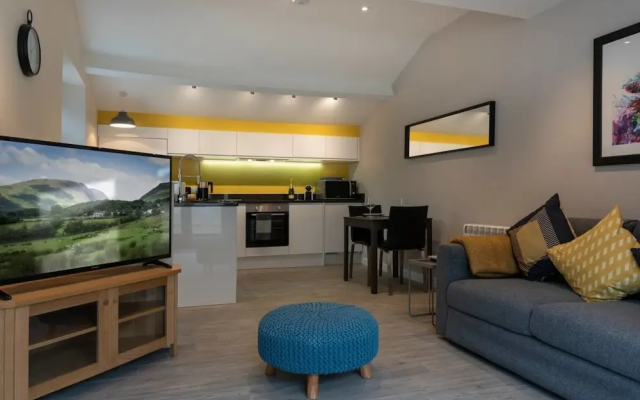 Contemporary 1BR Home
