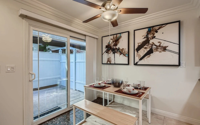 Stylish- Multi-level- Patio- Games - Fast Wifi-cm3