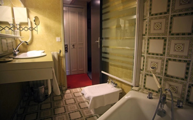 Logis Auberge Du Peras