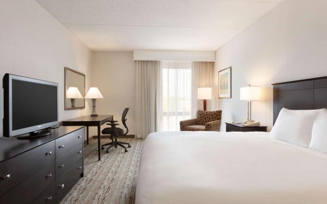 DoubleTree by Hilton Hartford - Bradley Airport