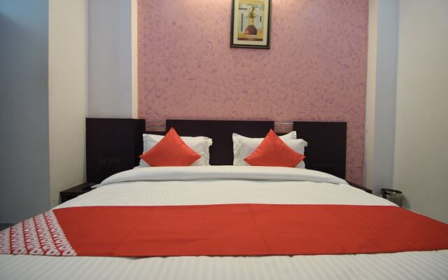 OYO Flagship 18321 Hotel Royal Sanj