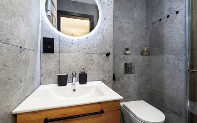 Silver - by Kairos Apartments
