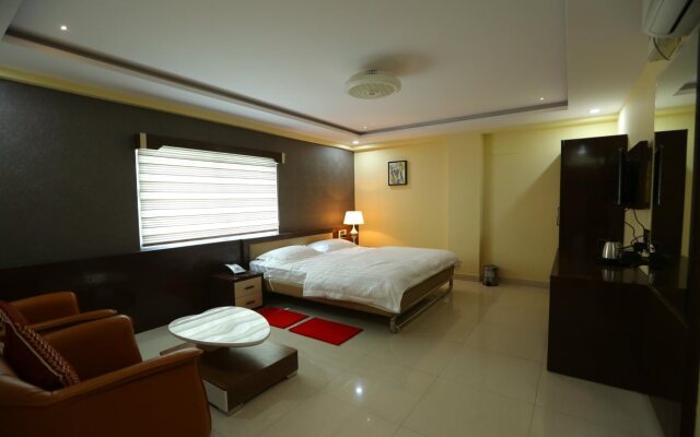 Hotel Swaraj Sarovar