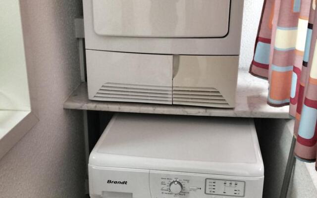 Amathusia Beach Apartment La 23