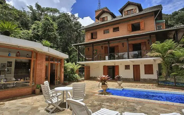 Linda Casa nas montanhas