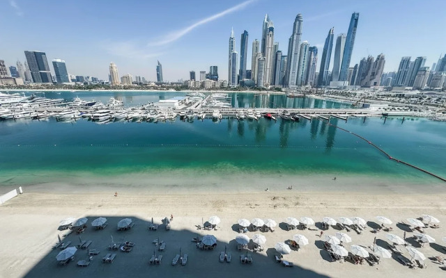 Marina Harbour View 2BR & Beach Access