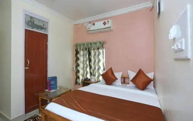 OYO 9009 near Railway Station