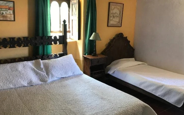 LM Hotel Colonial