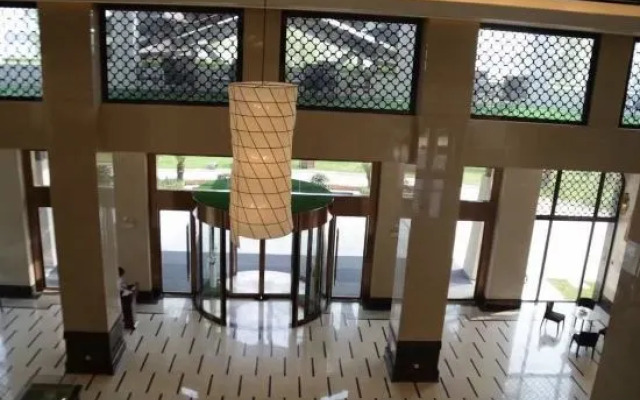 Lakeview Peninsula Holiday Hotel